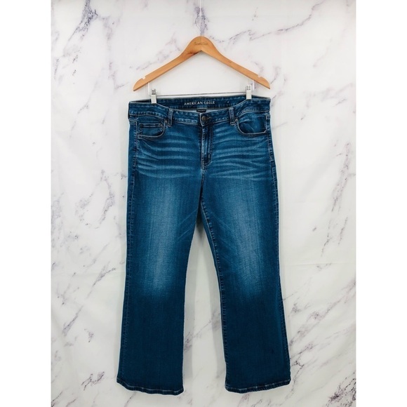 P009 American Eagle Super Stretch High Rise Favorite Boyfriend Distressed Jeans - Picture 1 of 3